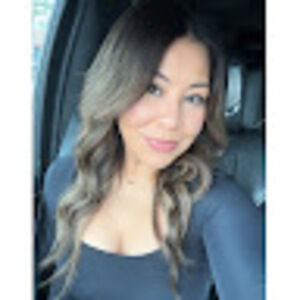 Meet your Posher, Laura sarai